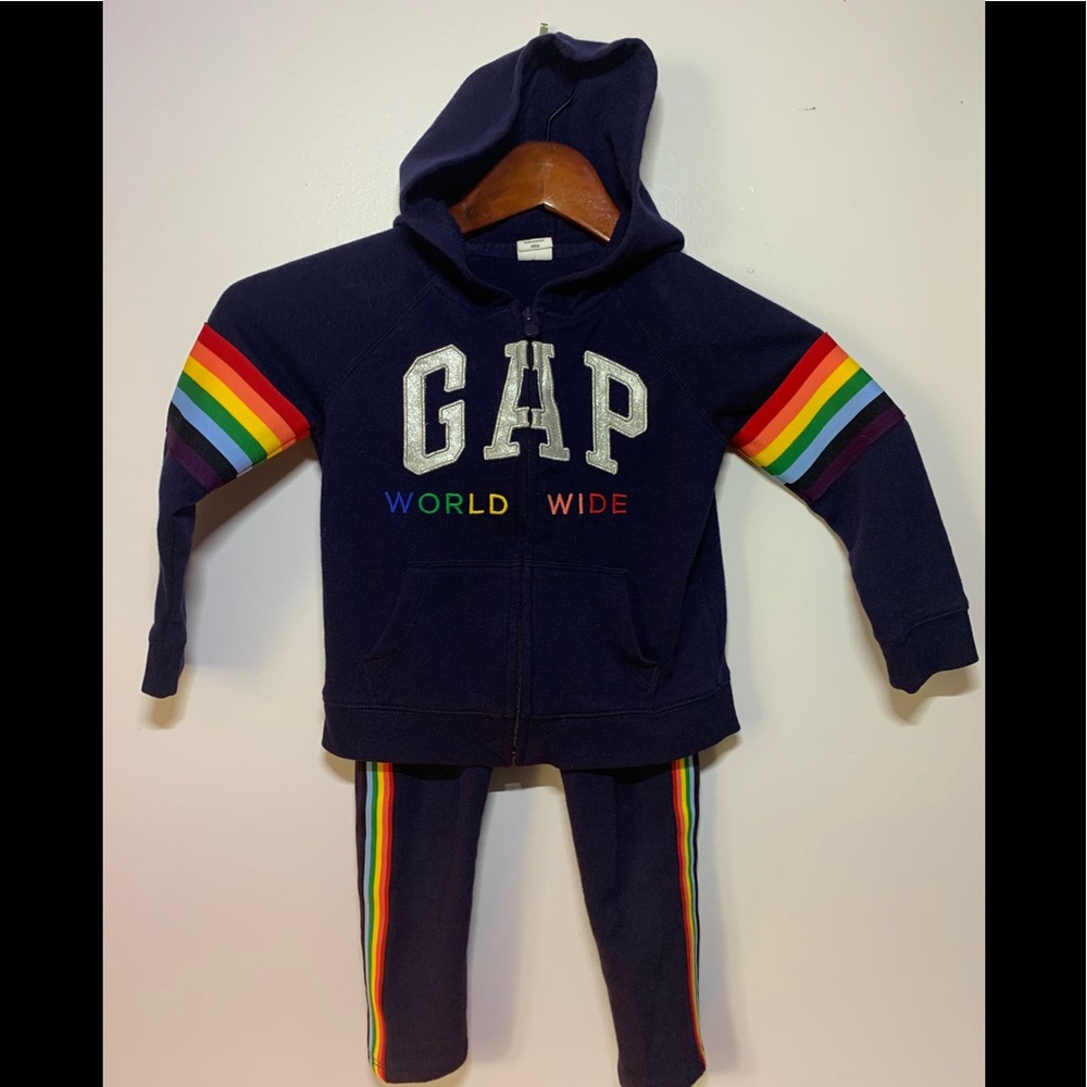 Cute Matching Track Suit! 🌈